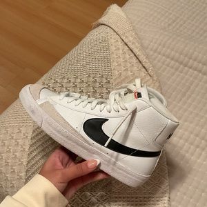 NIKE BLAZER HIGH TOP